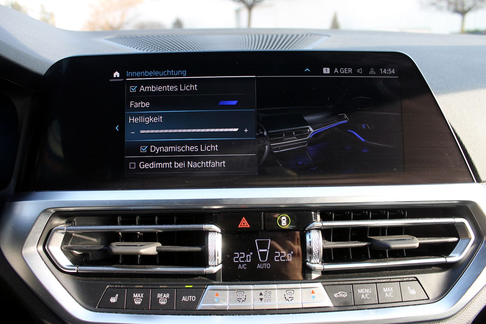 Fahrzeugabbildung BMW 330e Touring M-Sport Steptr Nav ACC LED PDC 360°