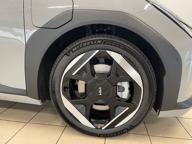 Fahrzeugabbildung Kia EV4 150 kW Earth El. Panodach Navi Digitales Coc