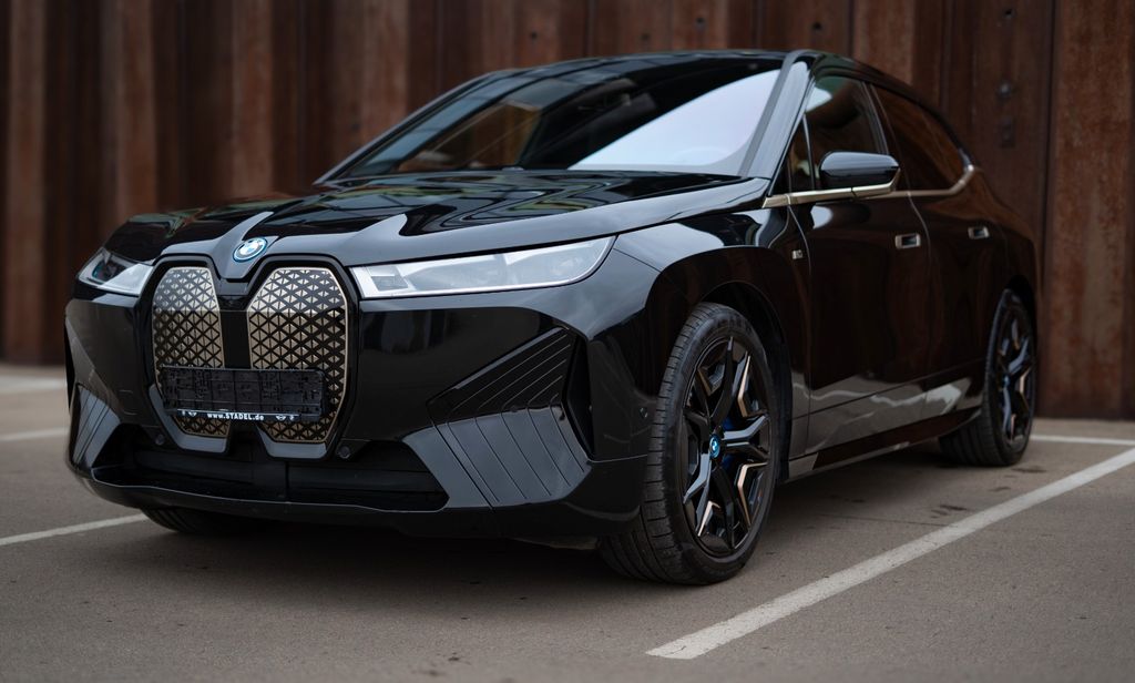 BMW iX