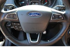 Fahrzeugabbildung Ford Focus Lim ST-Line *Navi*Winter-Paket*Active-Park