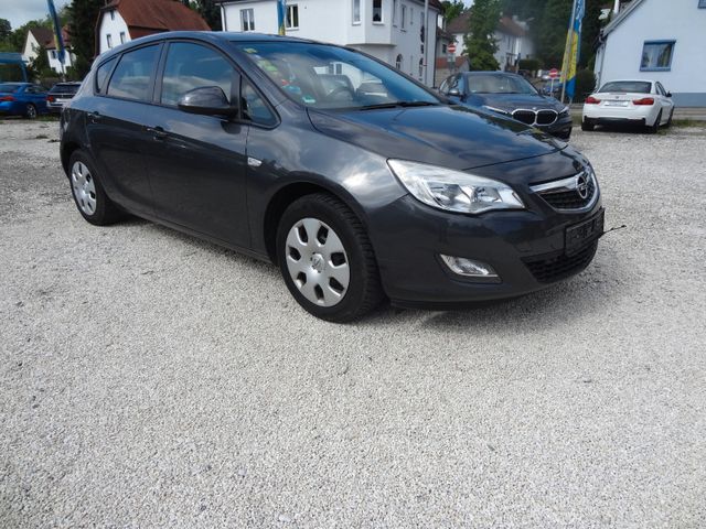 Fahrzeugabbildung Opel Astra J Lim. 5-trg. Design Edition/2.Hd/Klima/