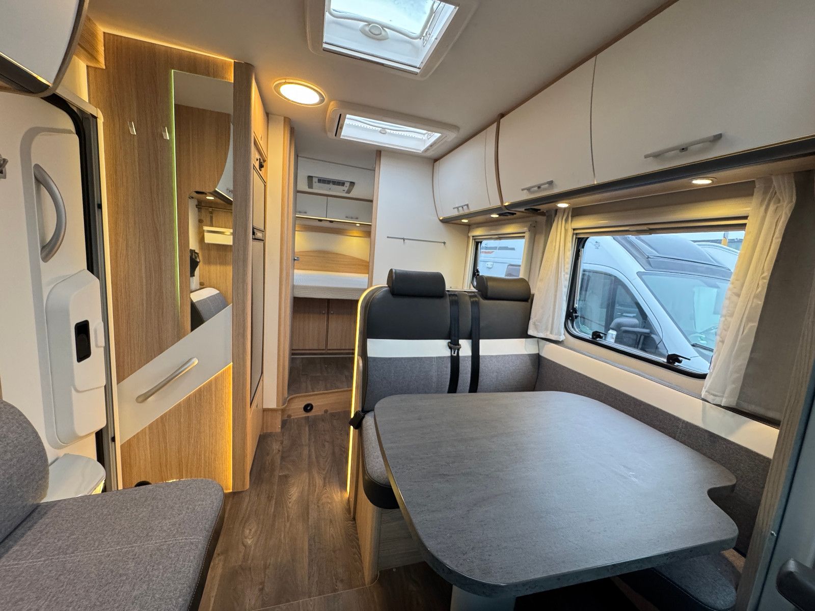 Fahrzeugabbildung Sunlight T69 L PANORAMA DACHKLIMA SAT NAVI QUEENSBETT WC+