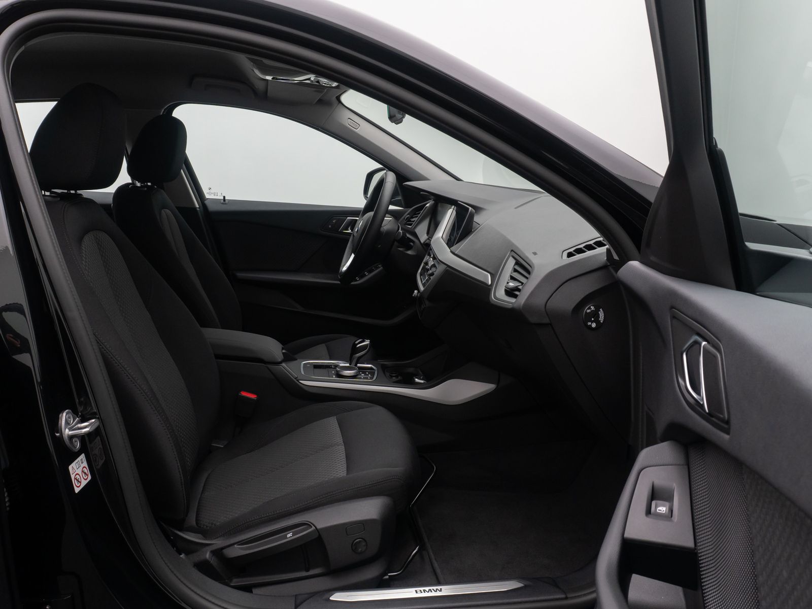 Fahrzeugabbildung BMW 118i Advantage HUD Kamera Alarm DAB CockpitProf