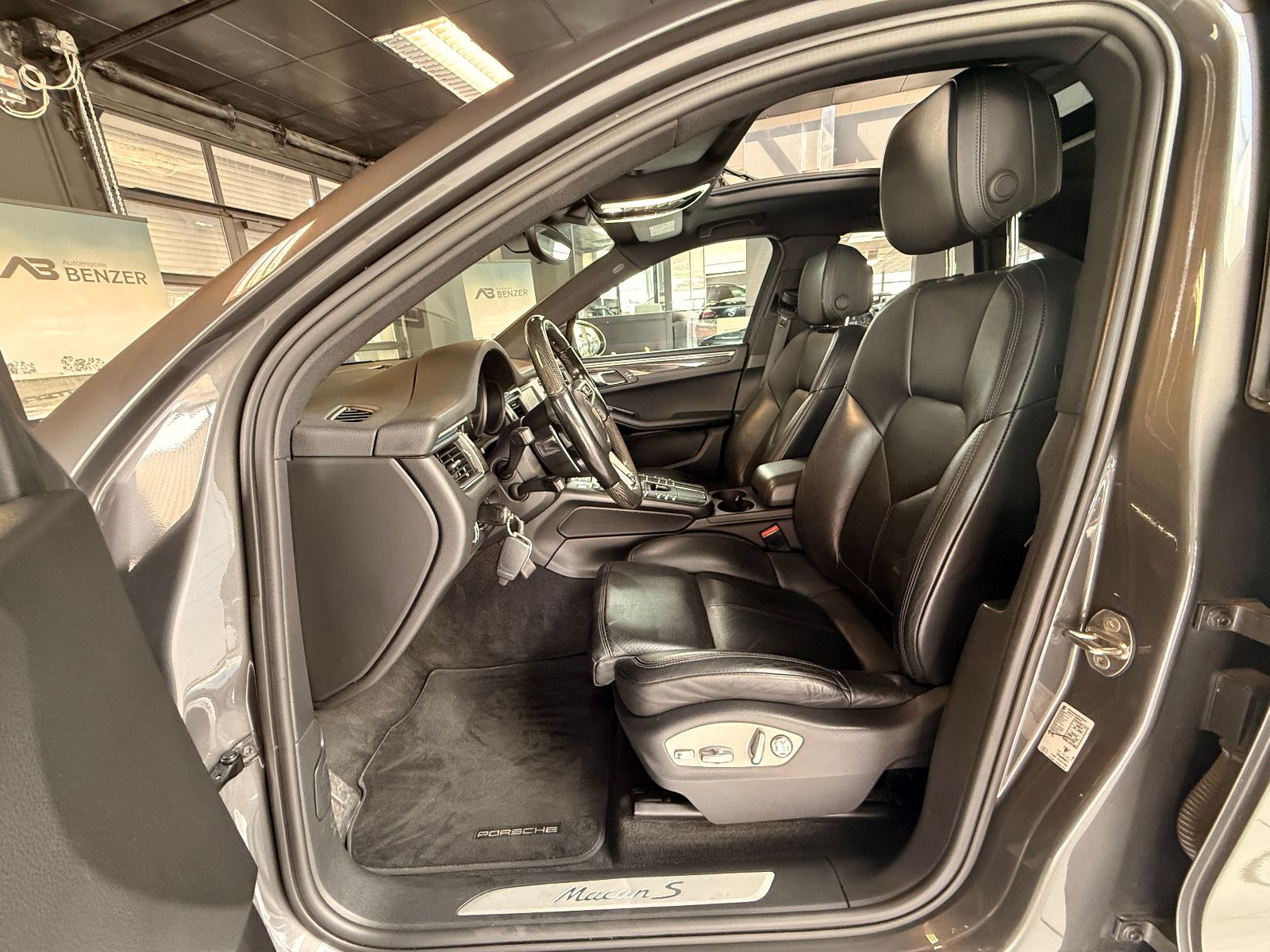 Fahrzeugabbildung Porsche Macan S Diesel/PANO/360°/MEMORY/SOUND/SHZ