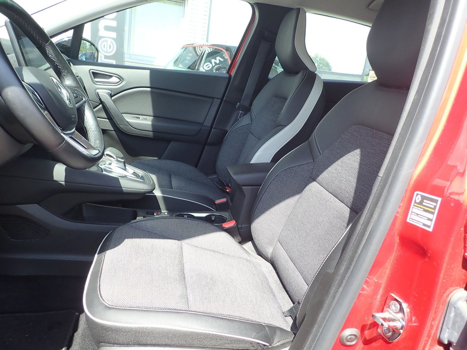 Fahrzeugabbildung Renault Captur Intens E-TECH 160 PlugIn