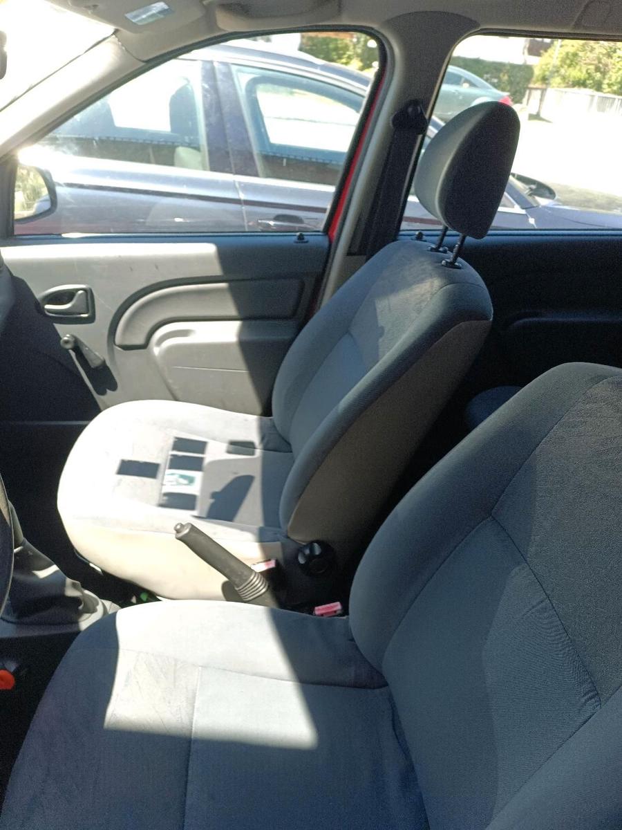 Dacia Logan 2012 — photo 8