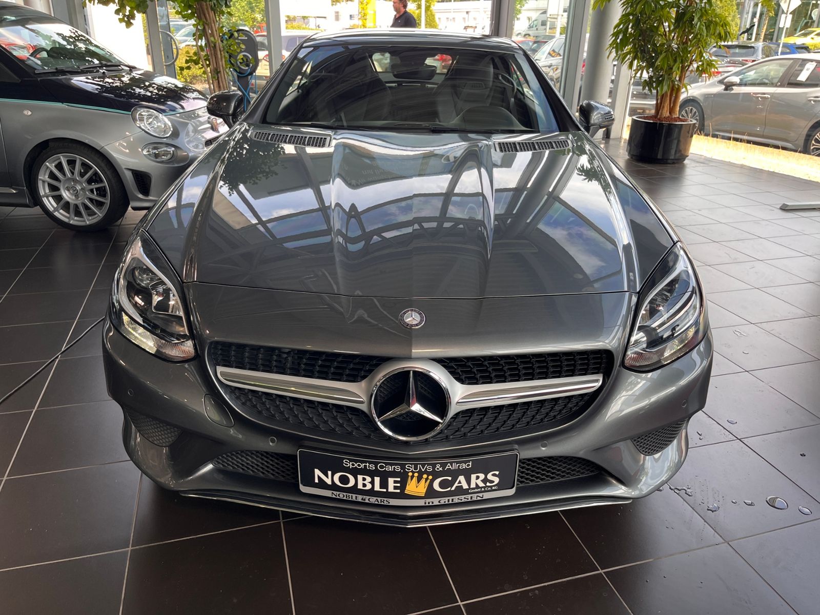 Fahrzeugabbildung Mercedes-Benz SLC 200 LEDER NAVI ALU
