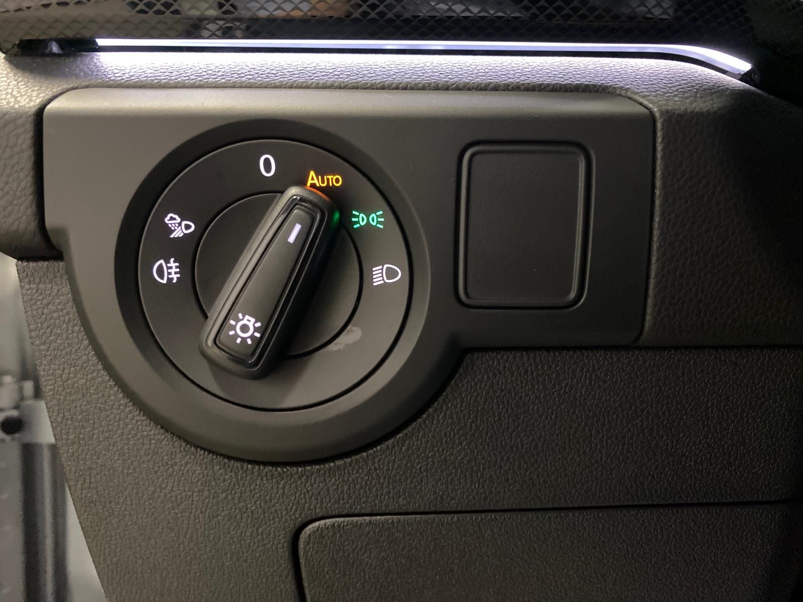 Fahrzeugabbildung Volkswagen T-Cross 1.0 TSI DSG R-Line BLACKSTYLE+MATRIX+AHK