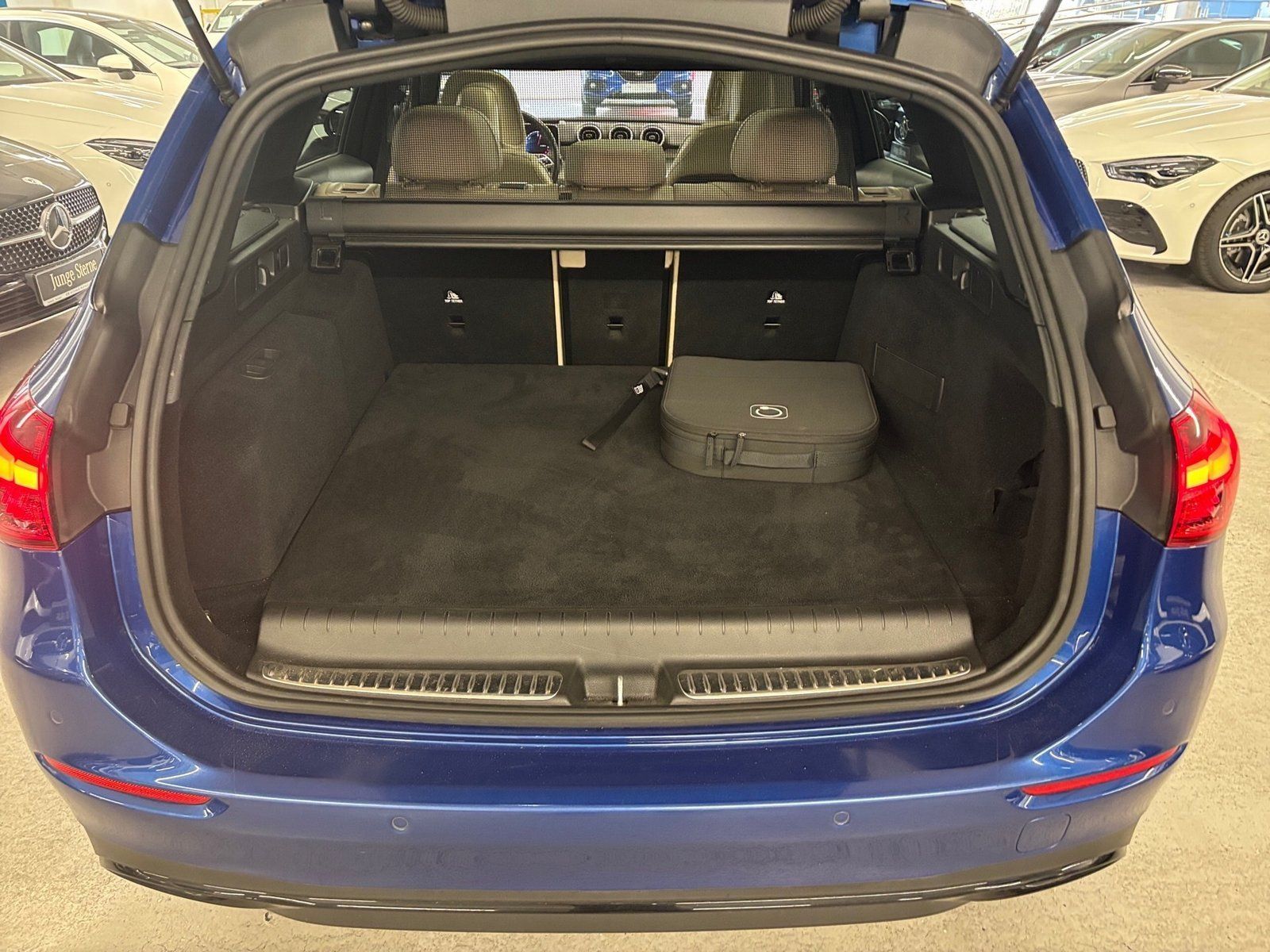 Fahrzeugabbildung Mercedes-Benz C 300 e T*DISTRONIC*HuD*Burmester*Pano-Dach*LED*