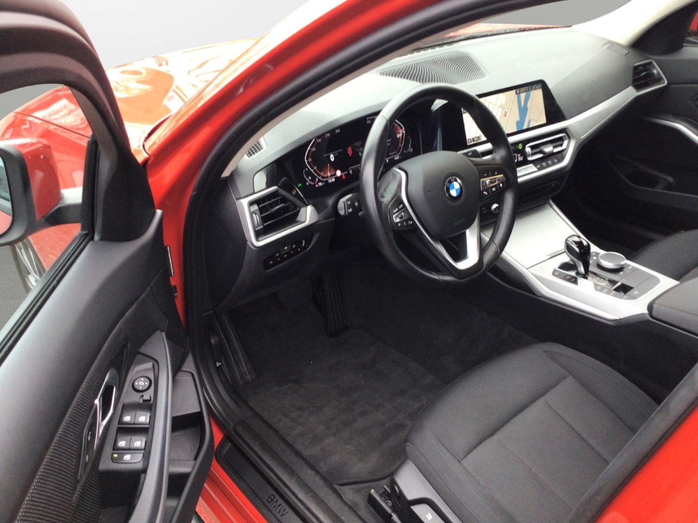 BMW 320 i Advantage Navi/Sitzhzg/Tempomat/DAB foto 4