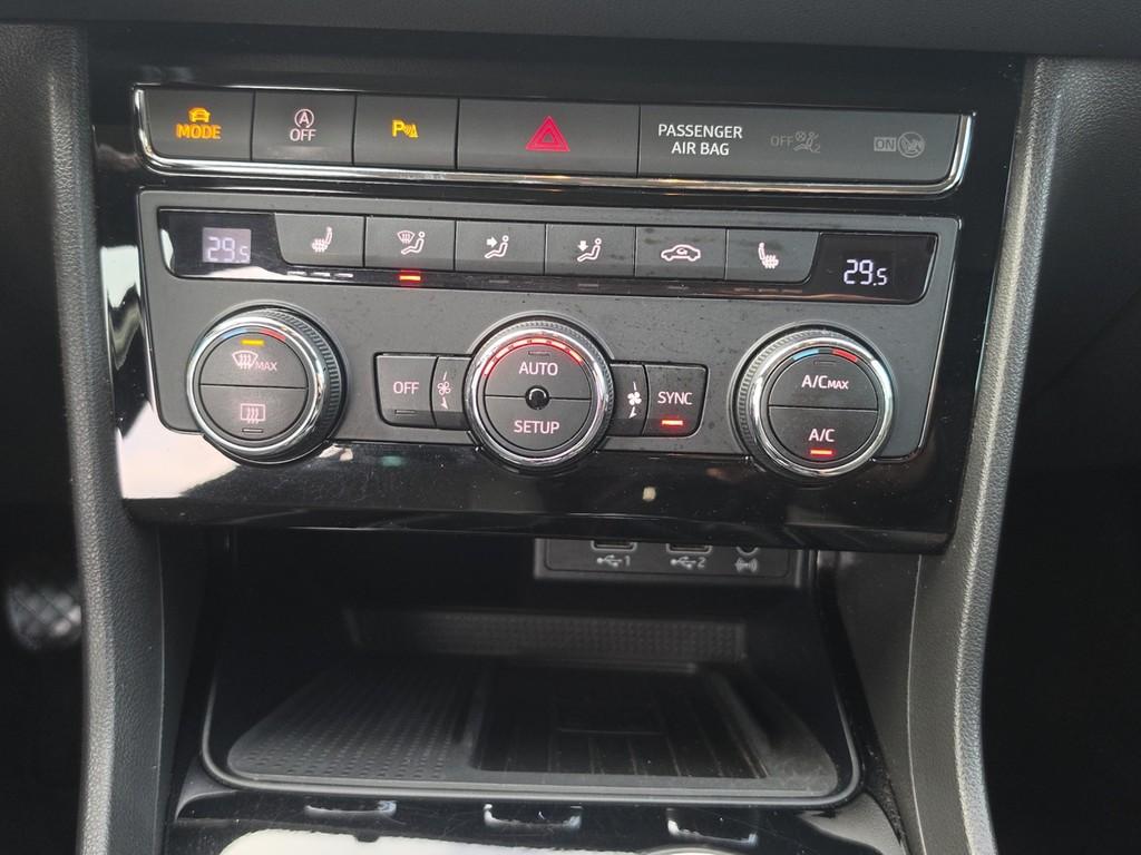 Seat Leon 1.8 TSI FR VOLL-LED*NAV*TEMP*SHZ*PDC*NEBEL*