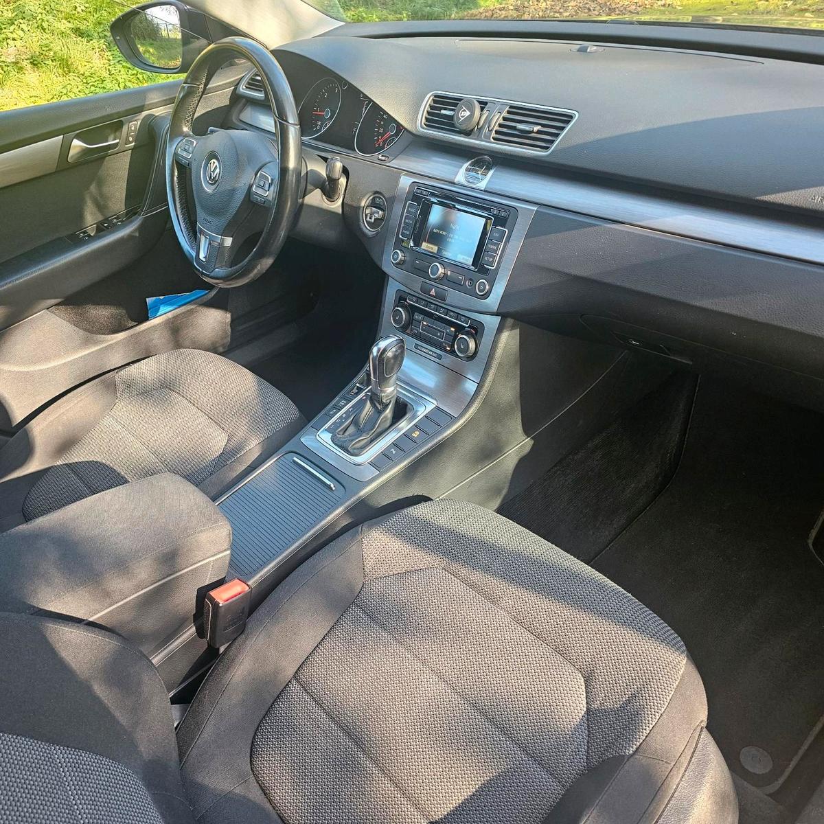 Volkswagen Passat 2011 — photo 7