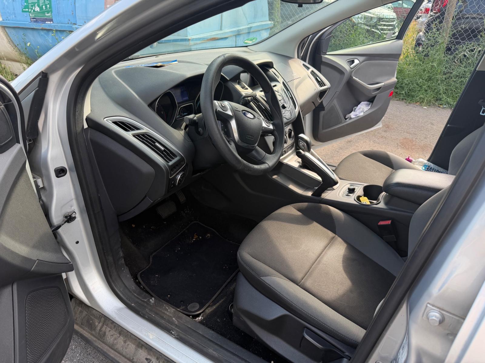 Ford Focus 2013 — photo 9
