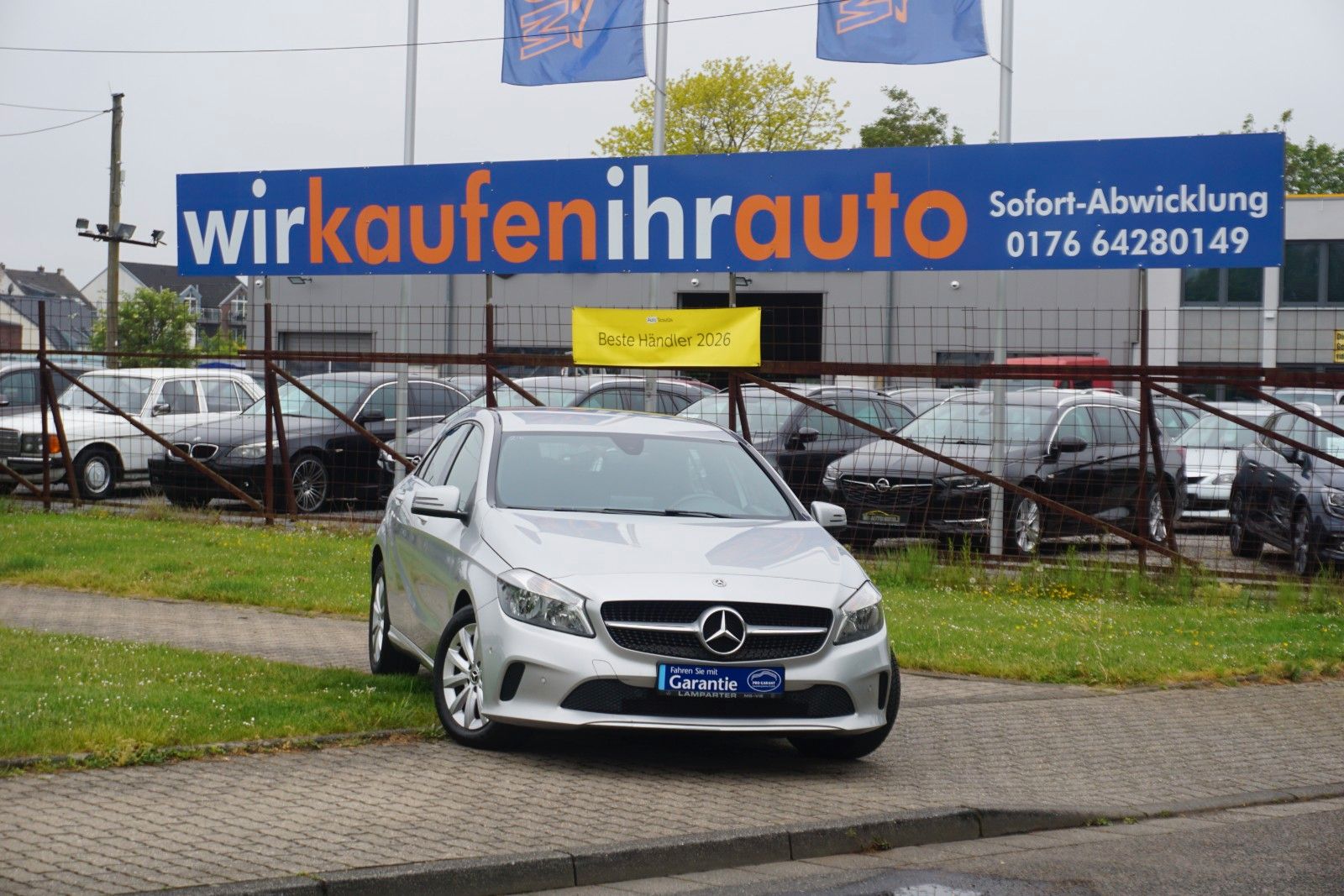 MERCEDES-BENZ A 180