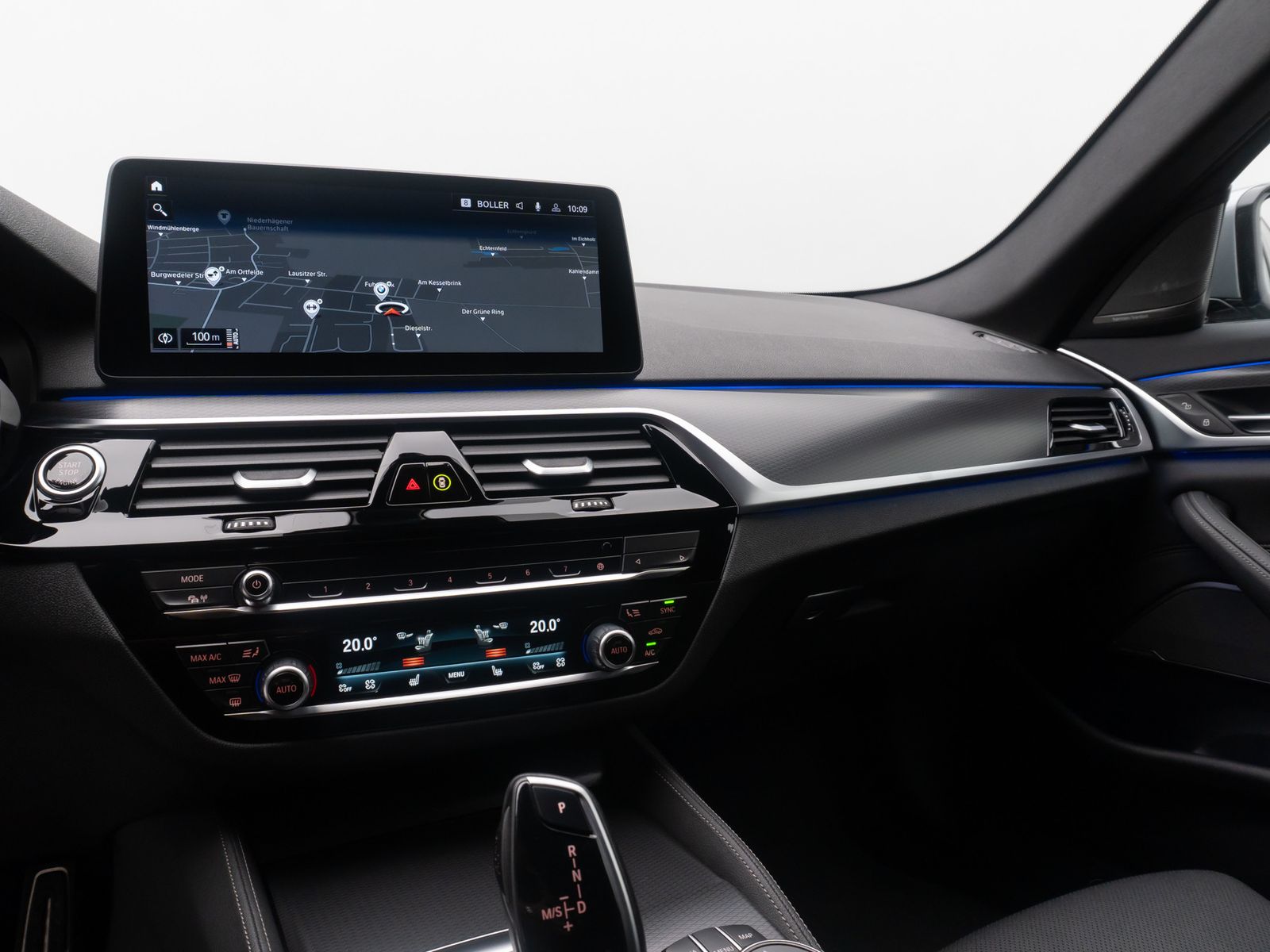 Fahrzeugabbildung BMW 520d xD M Sport HUD DAB Alarm H/K Kamera AHK 19"