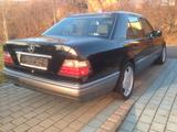 Mercedes-Benz 320 - Mercedes-Benz 320: 5 Türen