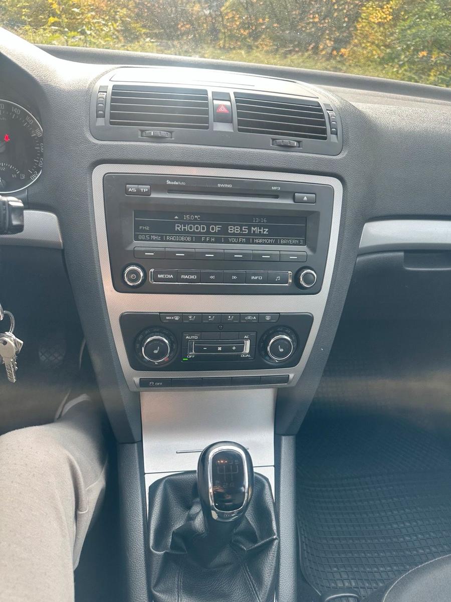 Skoda Octavia 2011 — photo 5