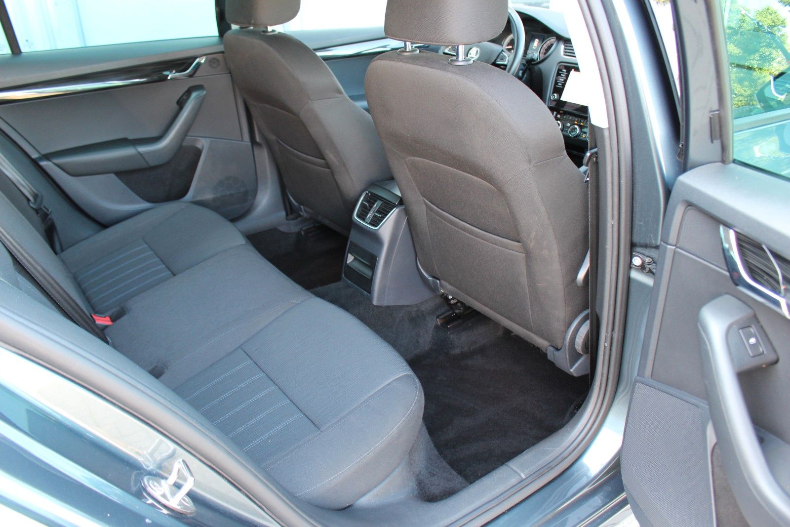 Skoda Octavia Combi Style 2.0 TSI DSG+Navi+Kamera+ACC foto 17
