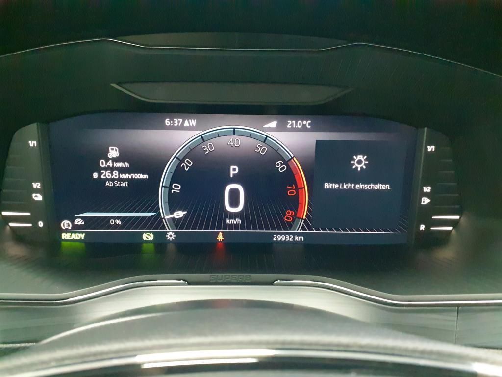 Skoda Superb iV Combi Ambition 1.4 TSI AHK*Tempo*PDC