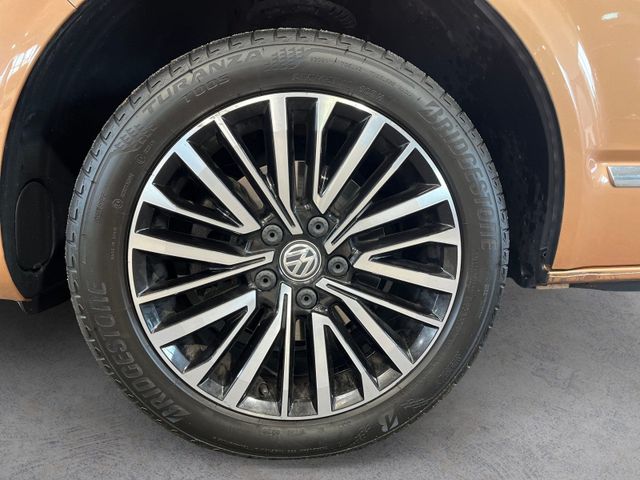 T6.1 Multivan Genaration Six+7 SI+NAVI+AHK+ACC+