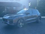 Porsche Cayenne S E-Hybrid Sport Design/Pano/Sportabg/ - Porsche Cayenne mit Hybrid-Antrieb: Schiebedach