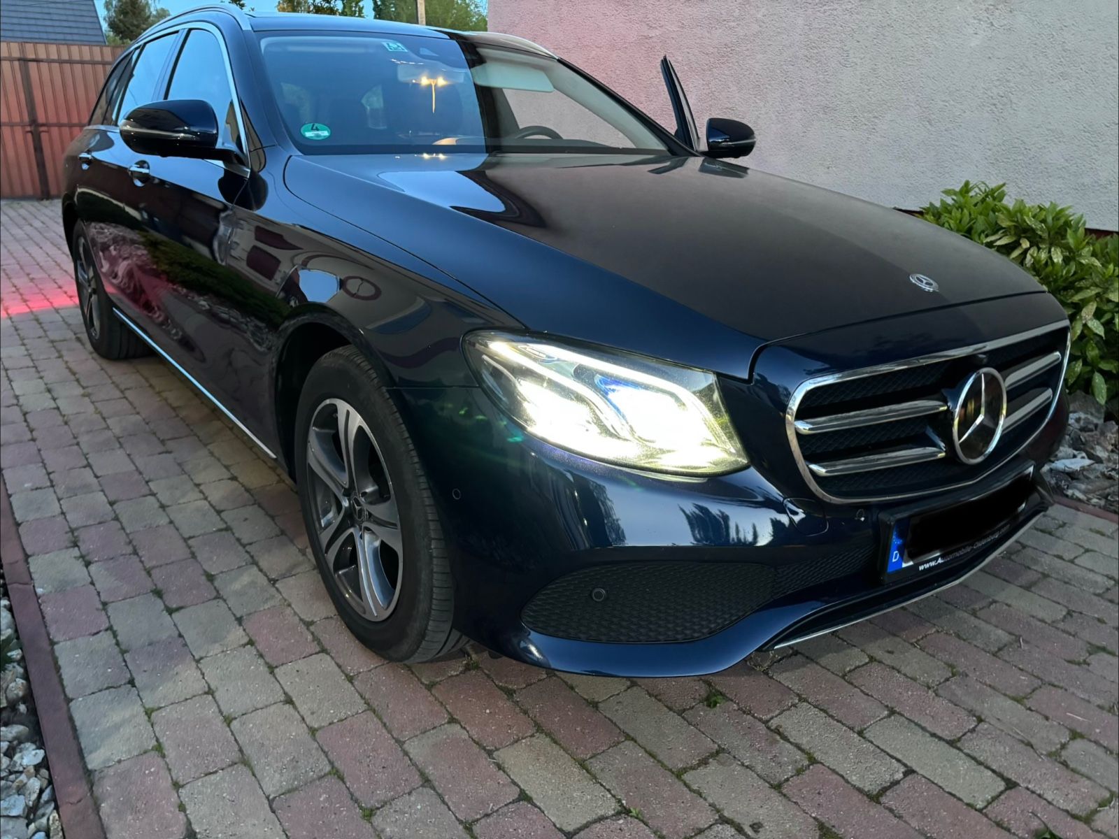 MERCEDES-BENZ E 220 d 4MATIC T Autom. -
