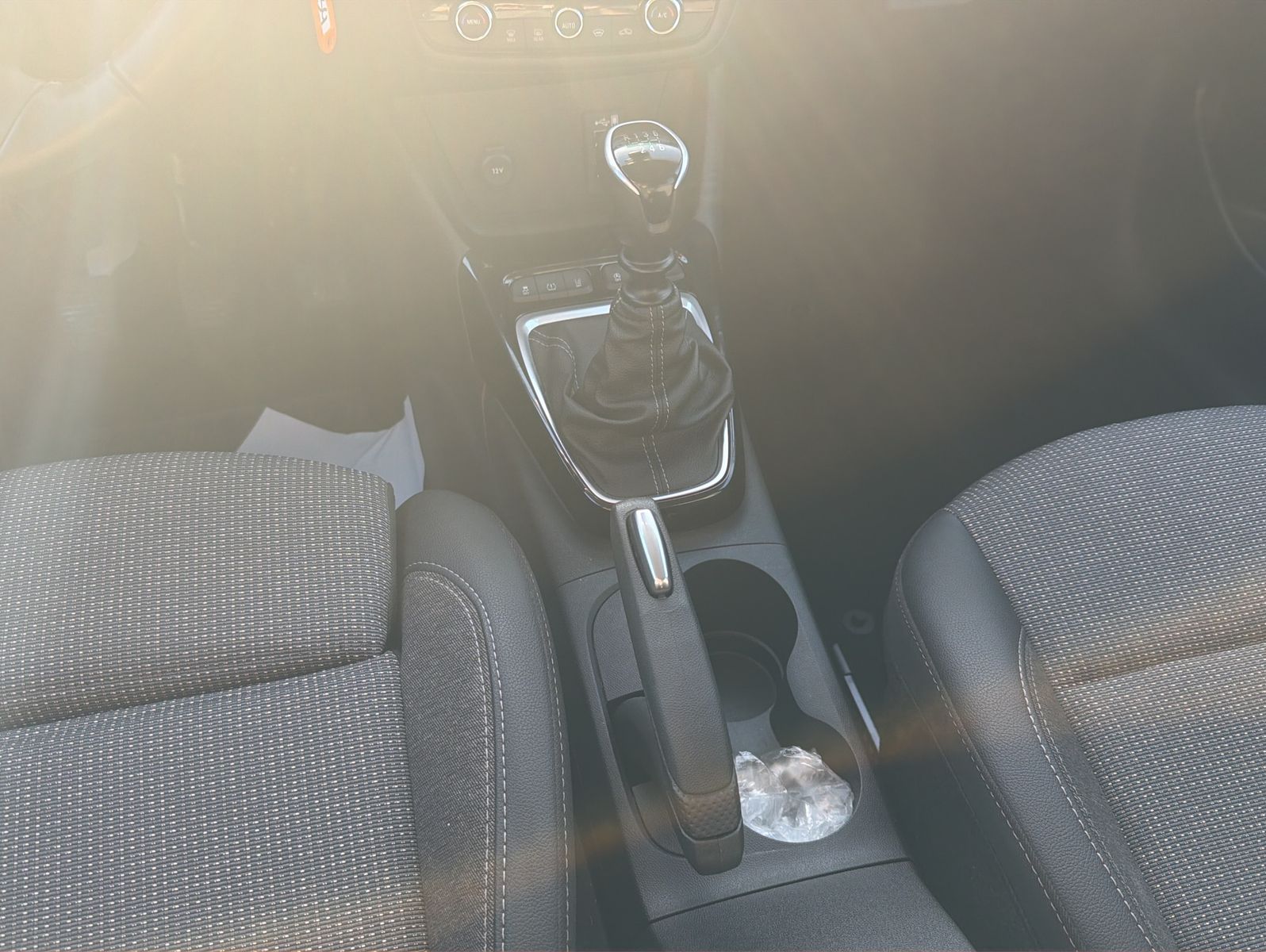 Fahrzeugabbildung Opel Crossland Elegance