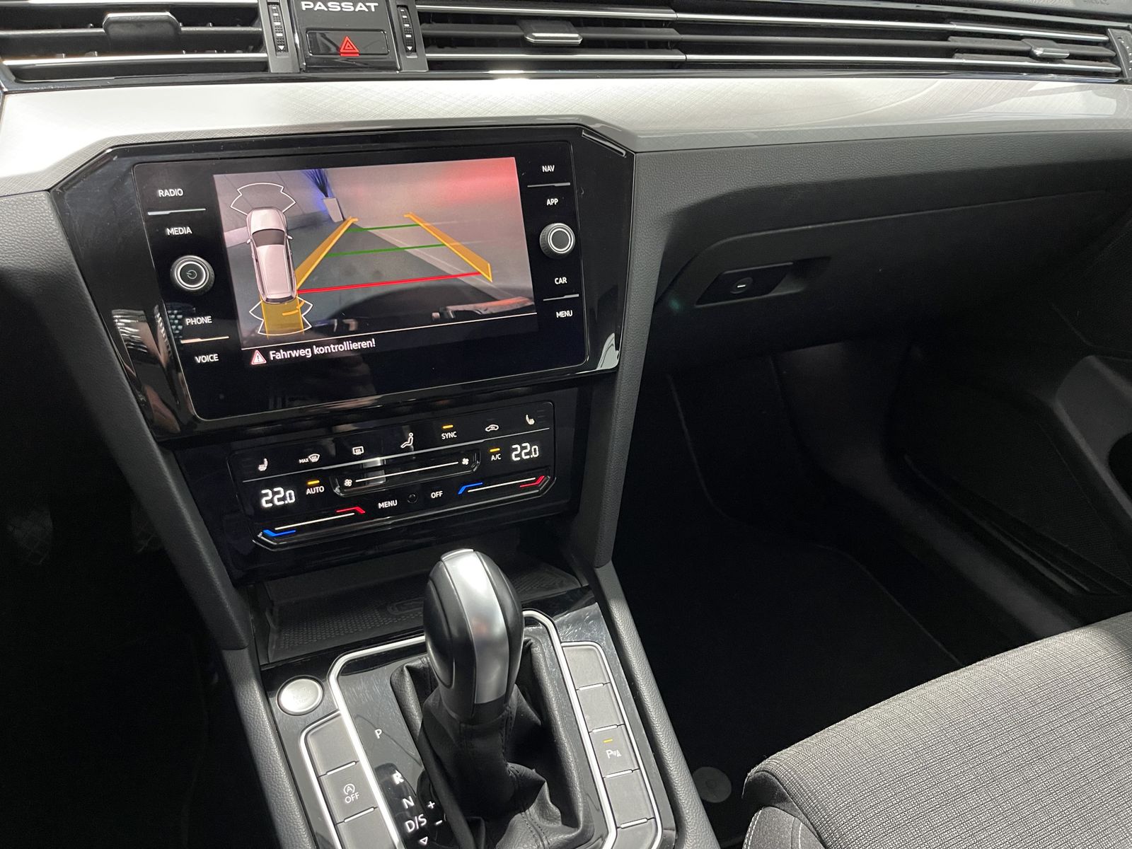 Fahrzeugabbildung Volkswagen Passat Variant 2.0 TDI*LED*AHK*ACC*Navi*Cam*