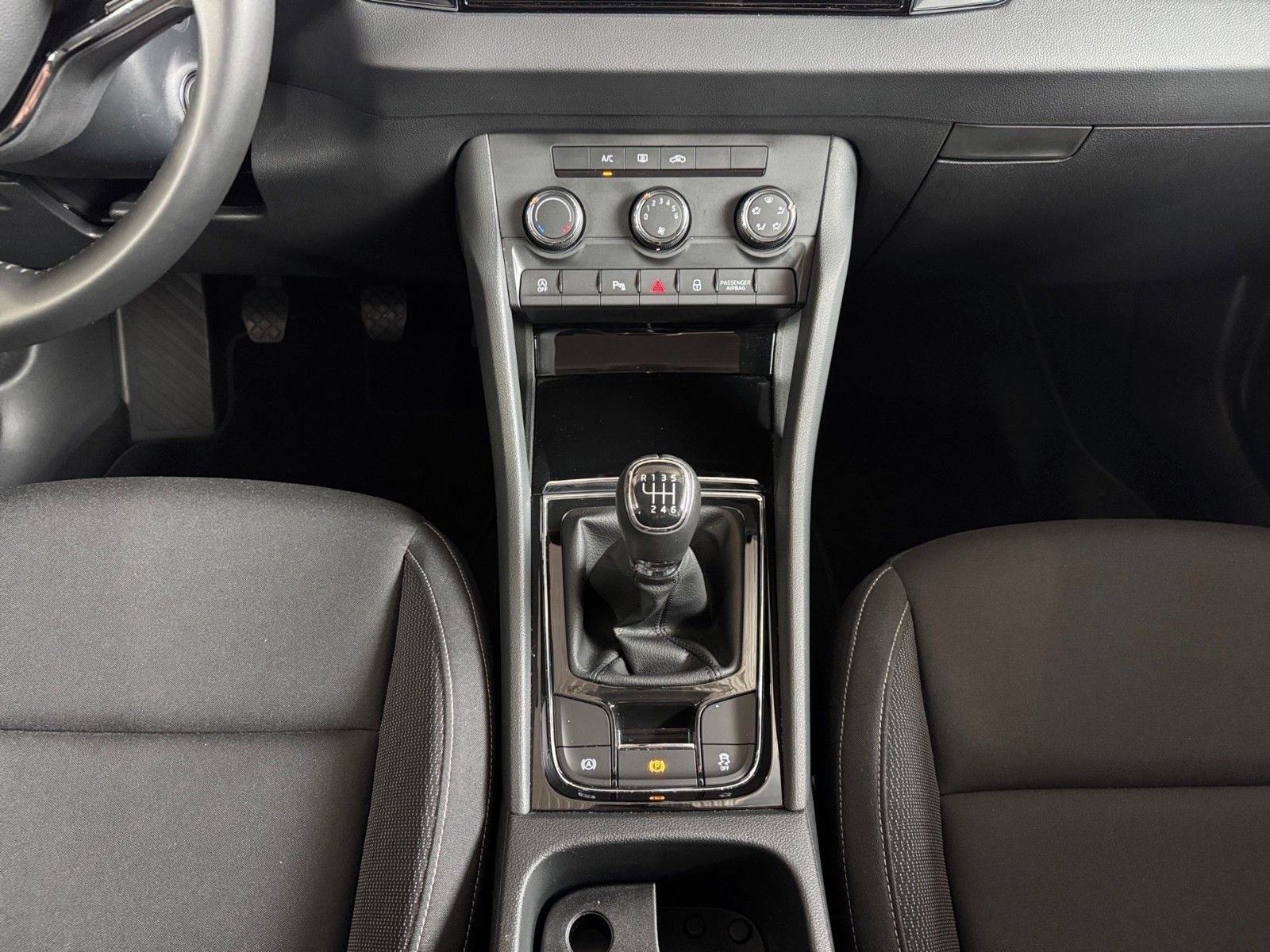 Fahrzeugabbildung SKODA Karoq Ambition 1.0 TSI