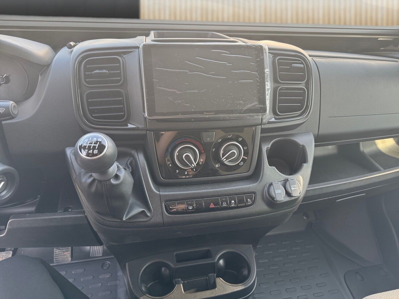 Fahrzeugabbildung Chausson Van 540 GOLDEN LINE DÖRR EDIT Markise Solar RK