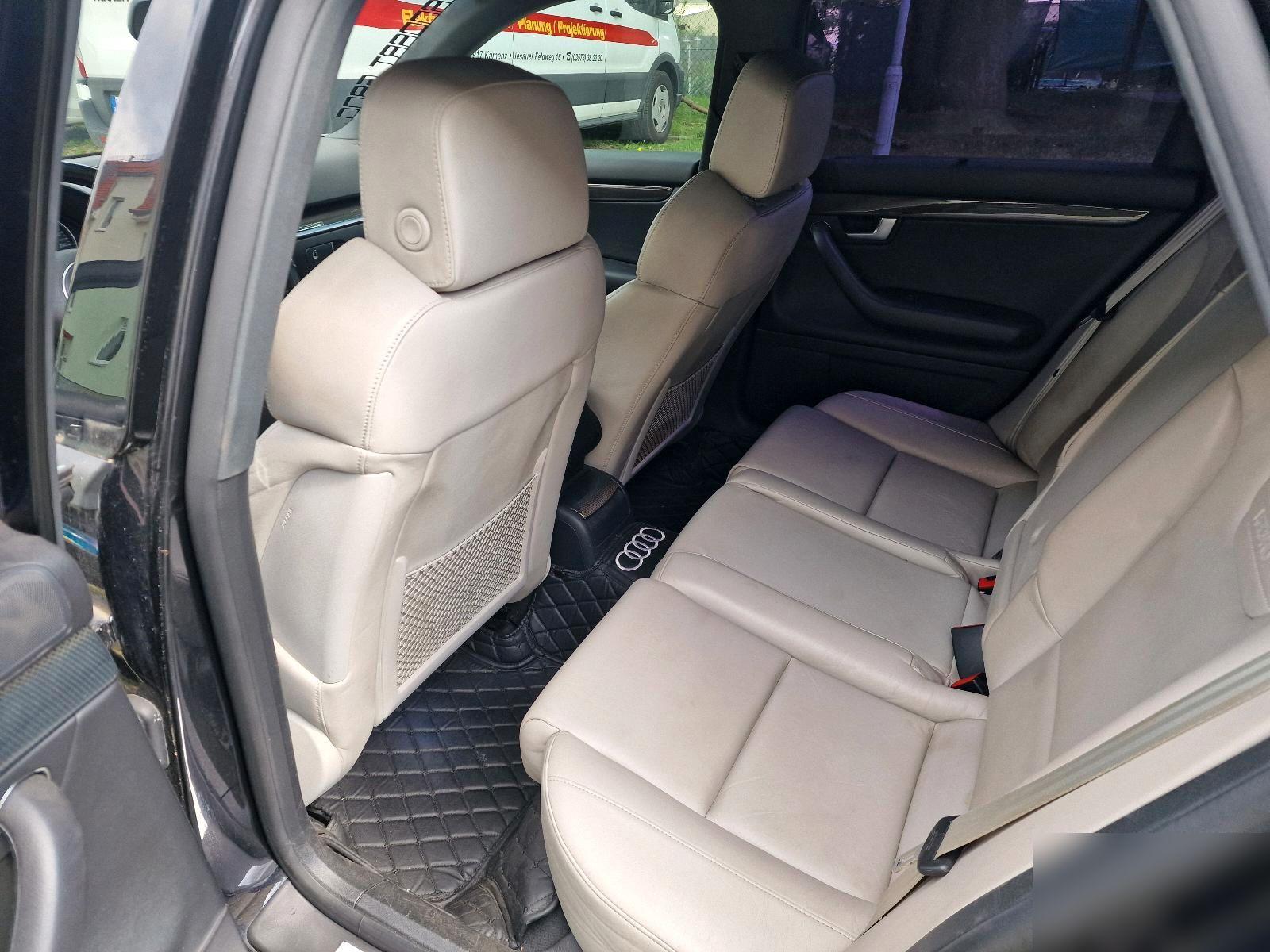 Audi S4 2004 — photo 9