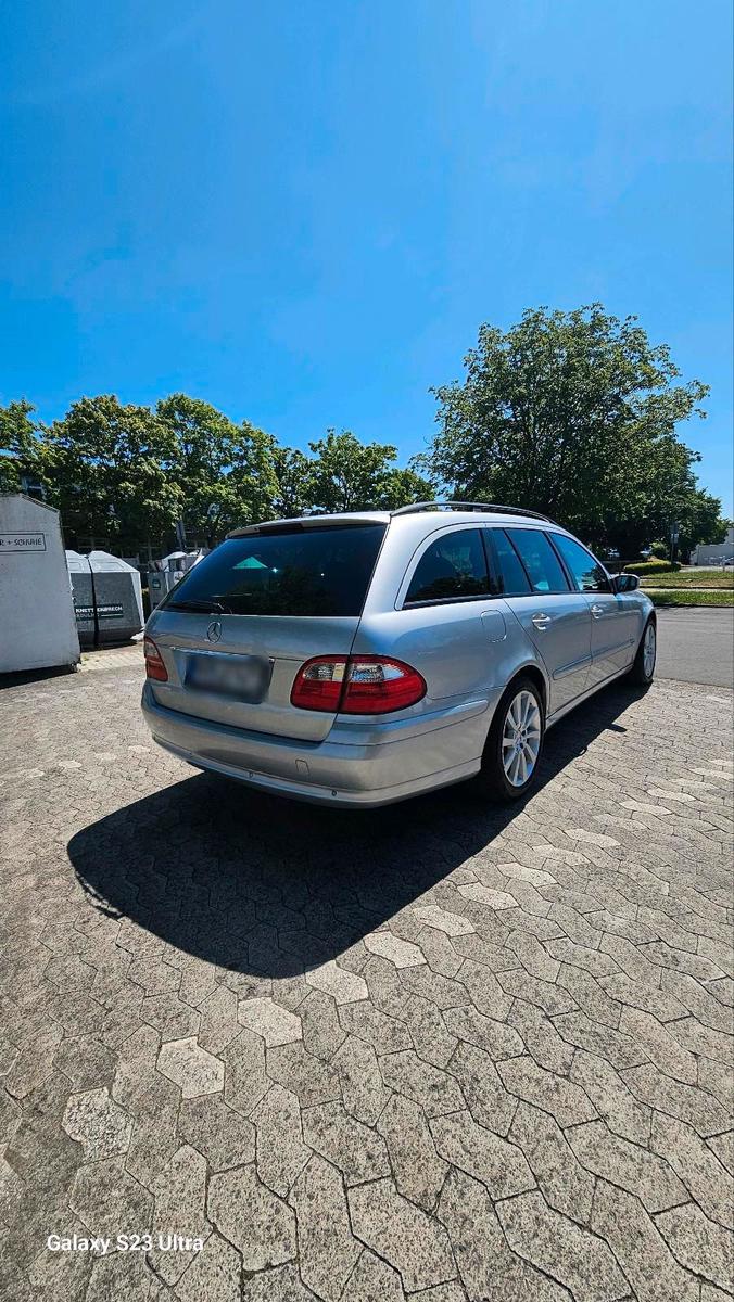 Mercedes-Benz 220 2005 — салон