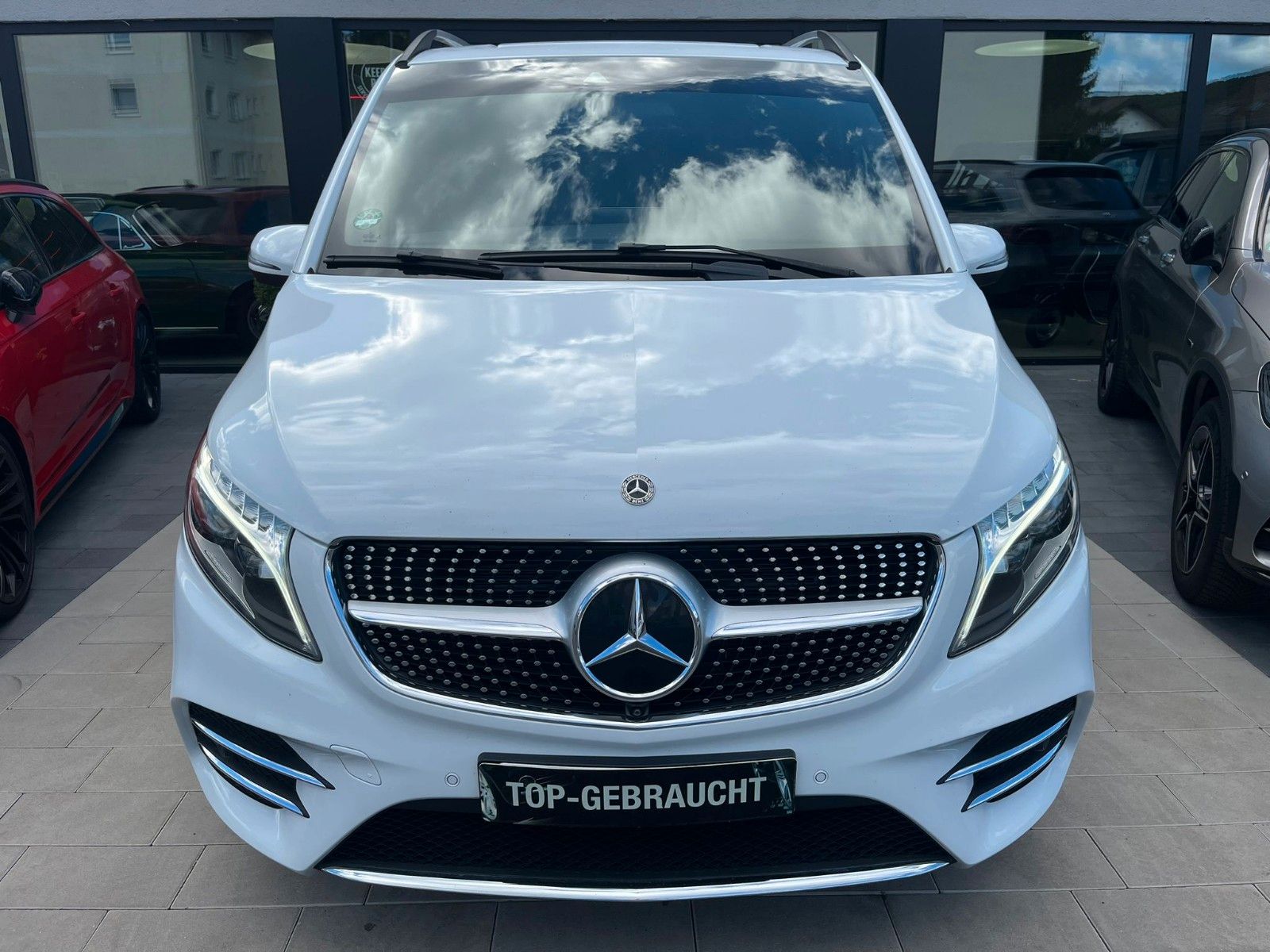 Fahrzeugabbildung Mercedes-Benz V 300d Avantgarde Edition Lang* AMG*AHK*Memory*