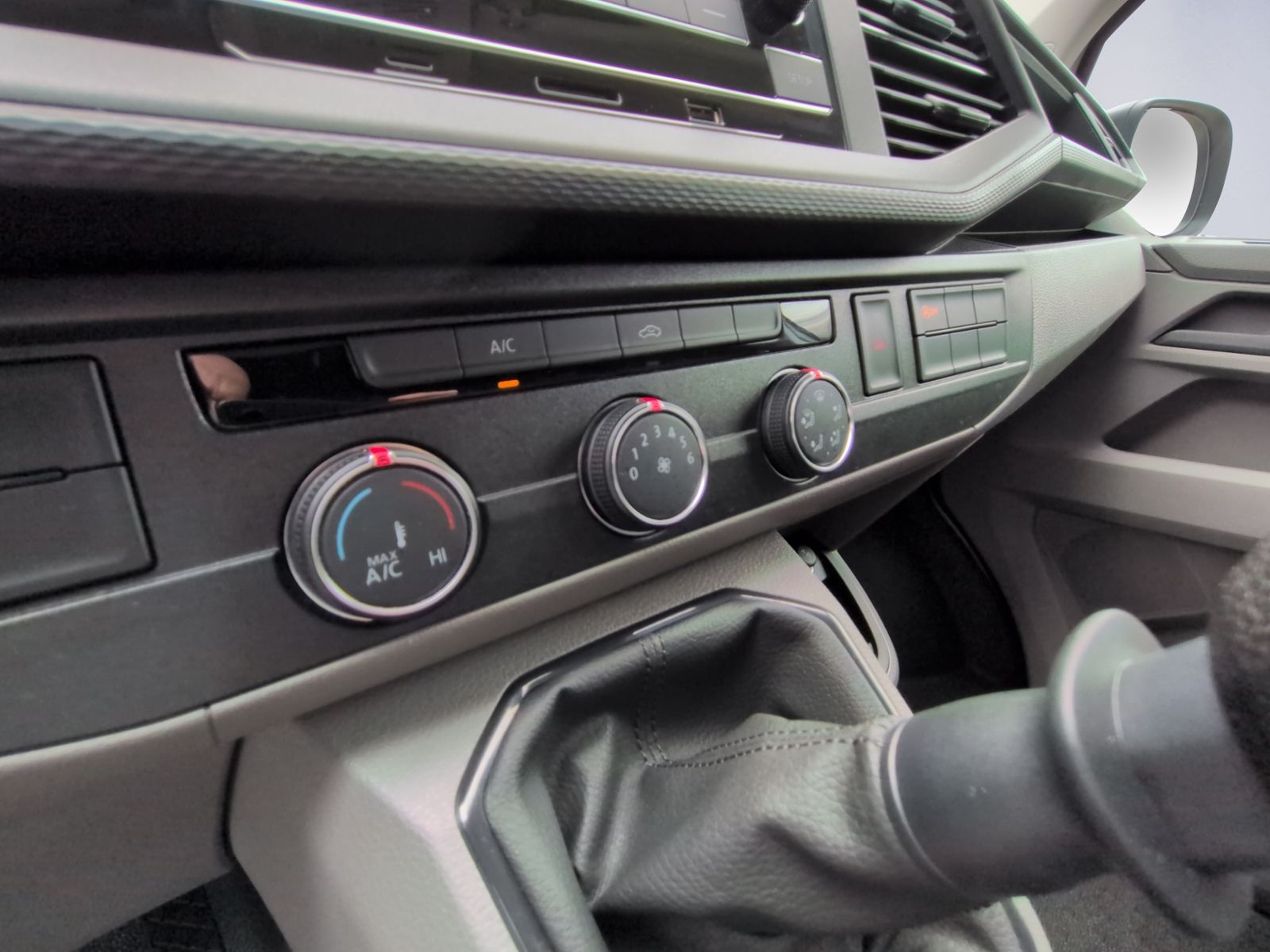T6.1 Kasten 2.0 TDI Klima+DAB+ParkPilot