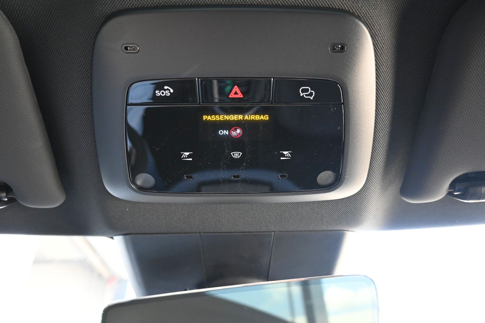 Fahrzeugabbildung Volvo EX30 Single Motor Extended Range Black Edt Ultra
