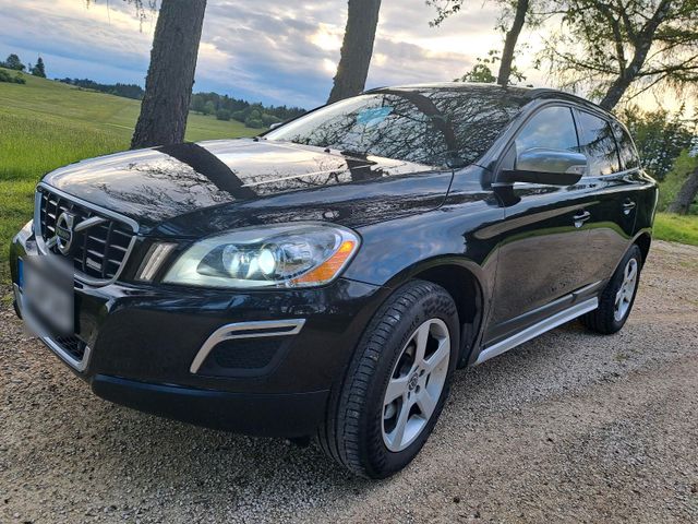 Volvo XC 60 2,4 AWD R-Design D5