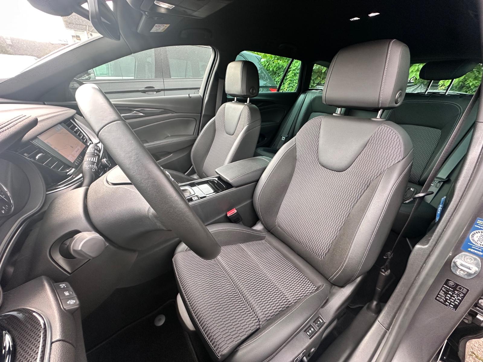Opel Insignia B ST Navi Massage HuD Kamera ACC AHK