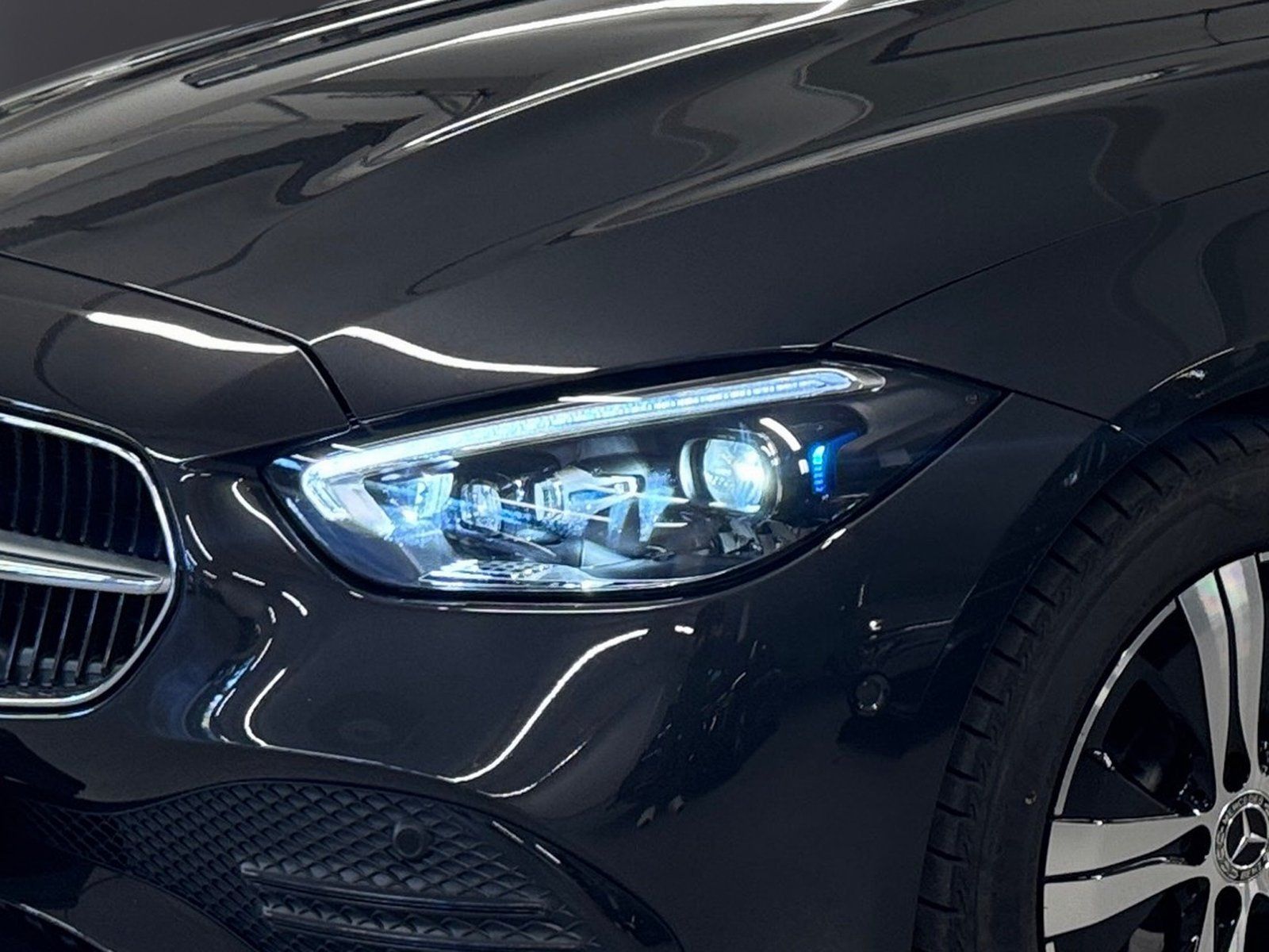 Fahrzeugabbildung Mercedes-Benz C 200 T Avantgarde*Standh*360*Digital*AHK*HeadUp