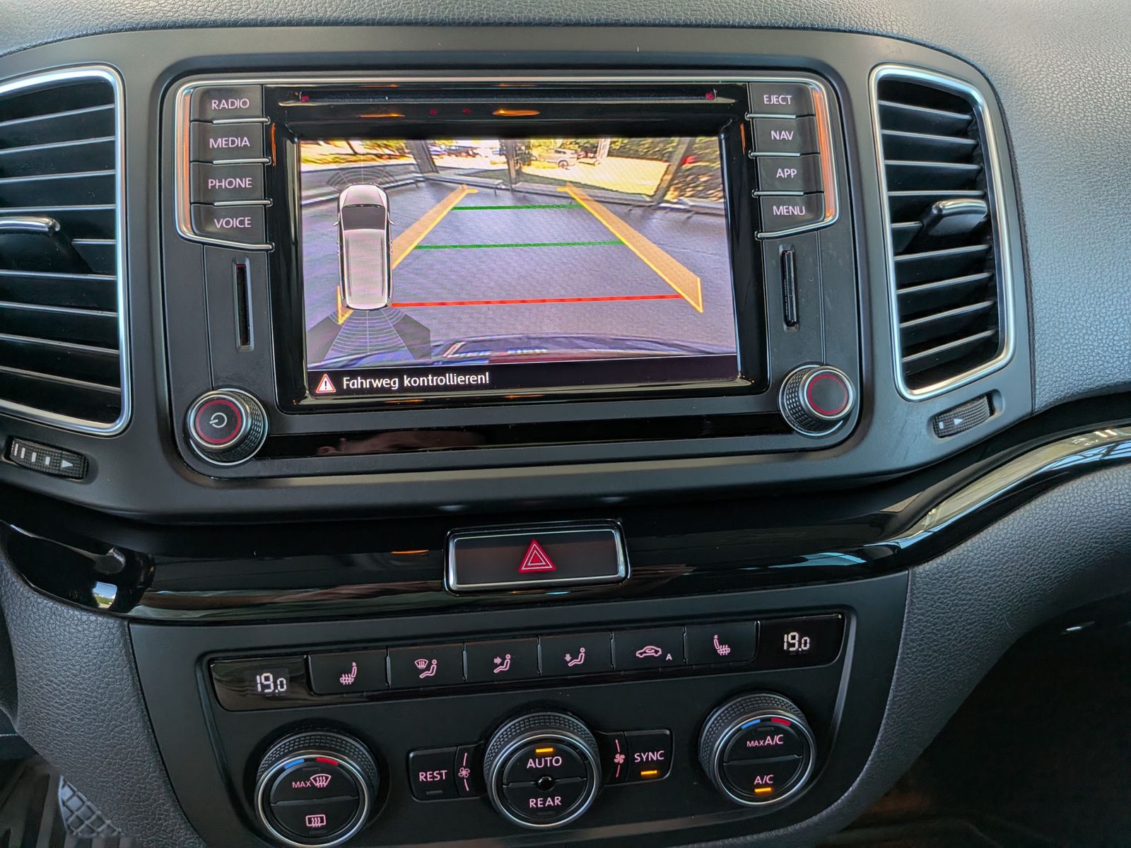 Fahrzeugabbildung SEAT Alhambra FR-Line Allrad BI-Xenon Cam 7-Sitz AHK