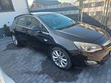Opel Astra 1.4 Turbo Edition 103kW Edition - Opel Astra aus 2010: Turbo
