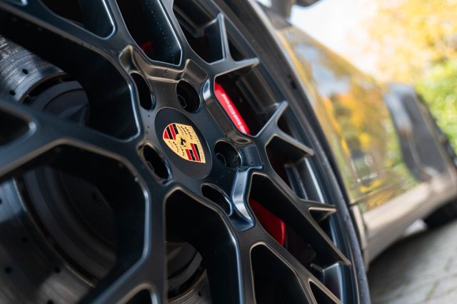 Porsche 992 Carrera 4 GTS/ MATRIX/ 18-WEGE/ LIFT/ BOSE Porsche 992 Carrera 4 GTS/ MATRIX/ 18-WEGE/ LIFT/ BOSE