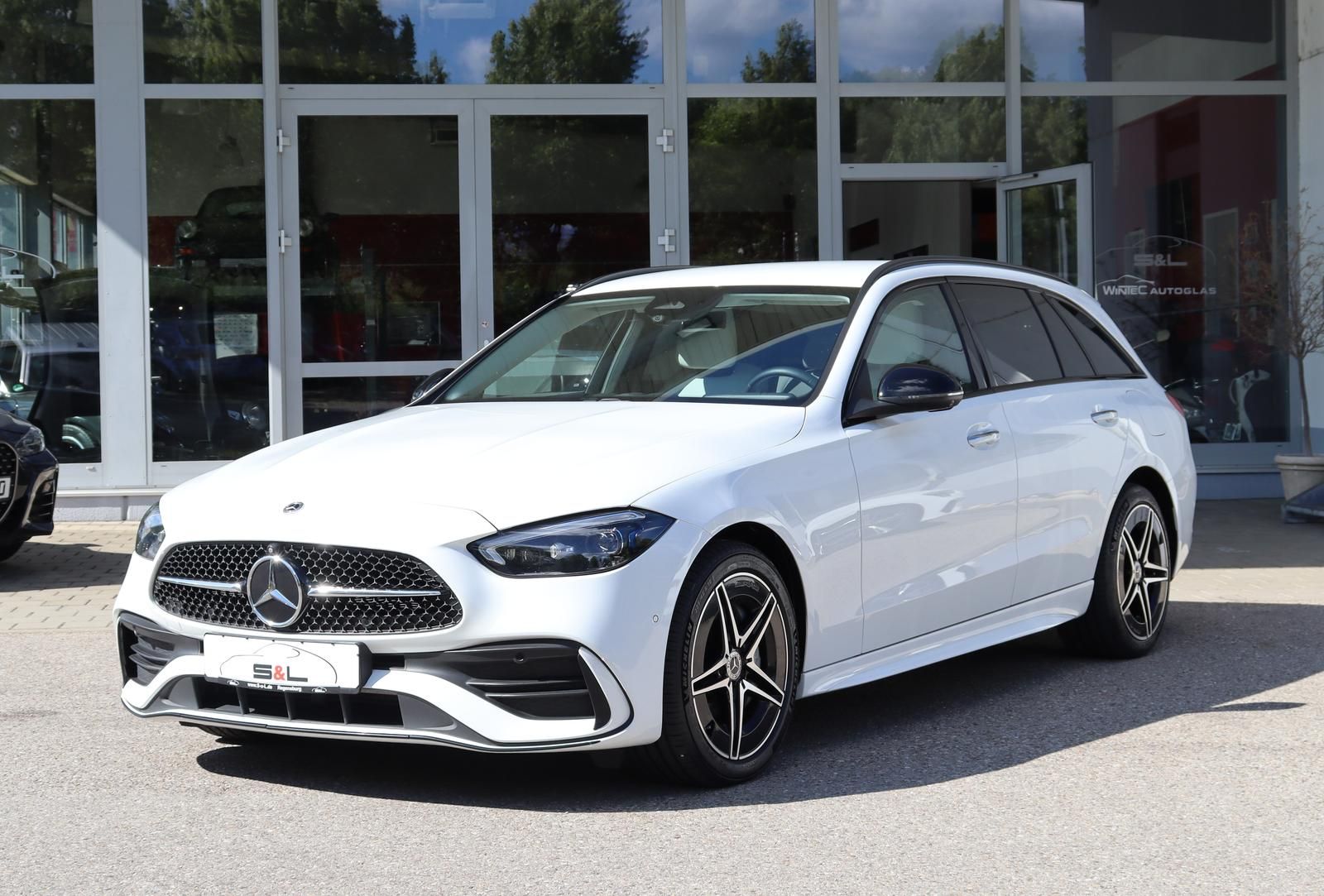 MERCEDES-BENZ 300 de T AMG Line Prem.-Paket/Distronic/360°