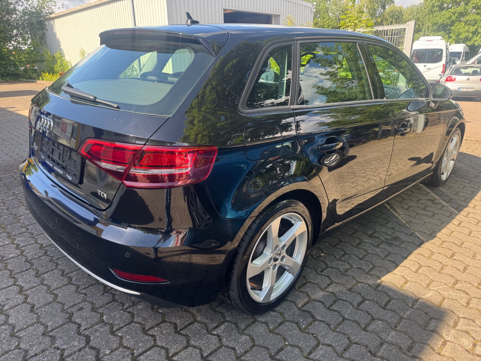 Fahrzeugabbildung Audi A3 Sportback sport Navi+LED+Bluetooth