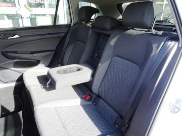 Volkswagen Golf VIII Variant1.5 eTSI MHD Navi-LED-SHZ-Klima