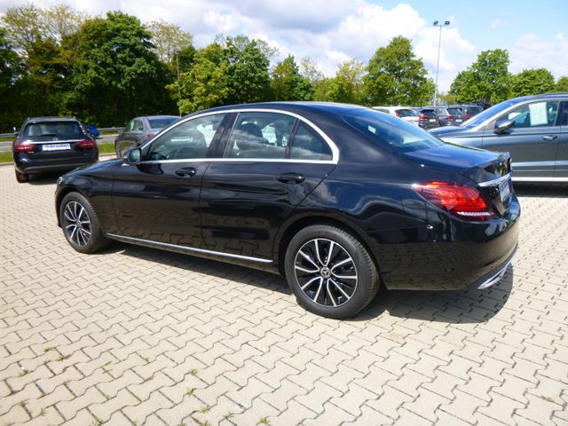 Fahrzeugabbildung Mercedes-Benz C 200 d Lim >NAVI/LED-Licht/SHZ/Parkassist/PDC<