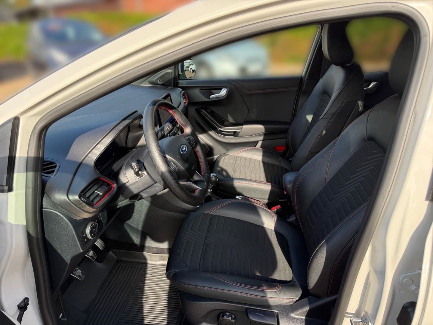 Fahrzeugabbildung Ford Puma ST-Line X Mild Hybrid Allwetter Sitzheizung