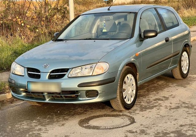 Nissan Almera polnische kennzeichen