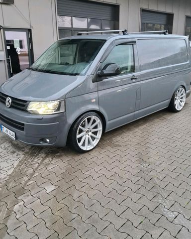 Volkswagen VW T5 2,0 tdi mit Handwerker Regale