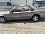 Mercedes-Benz Mercedes W124 250D Oldtimer - Mercedes-Benz 250: 250d W124