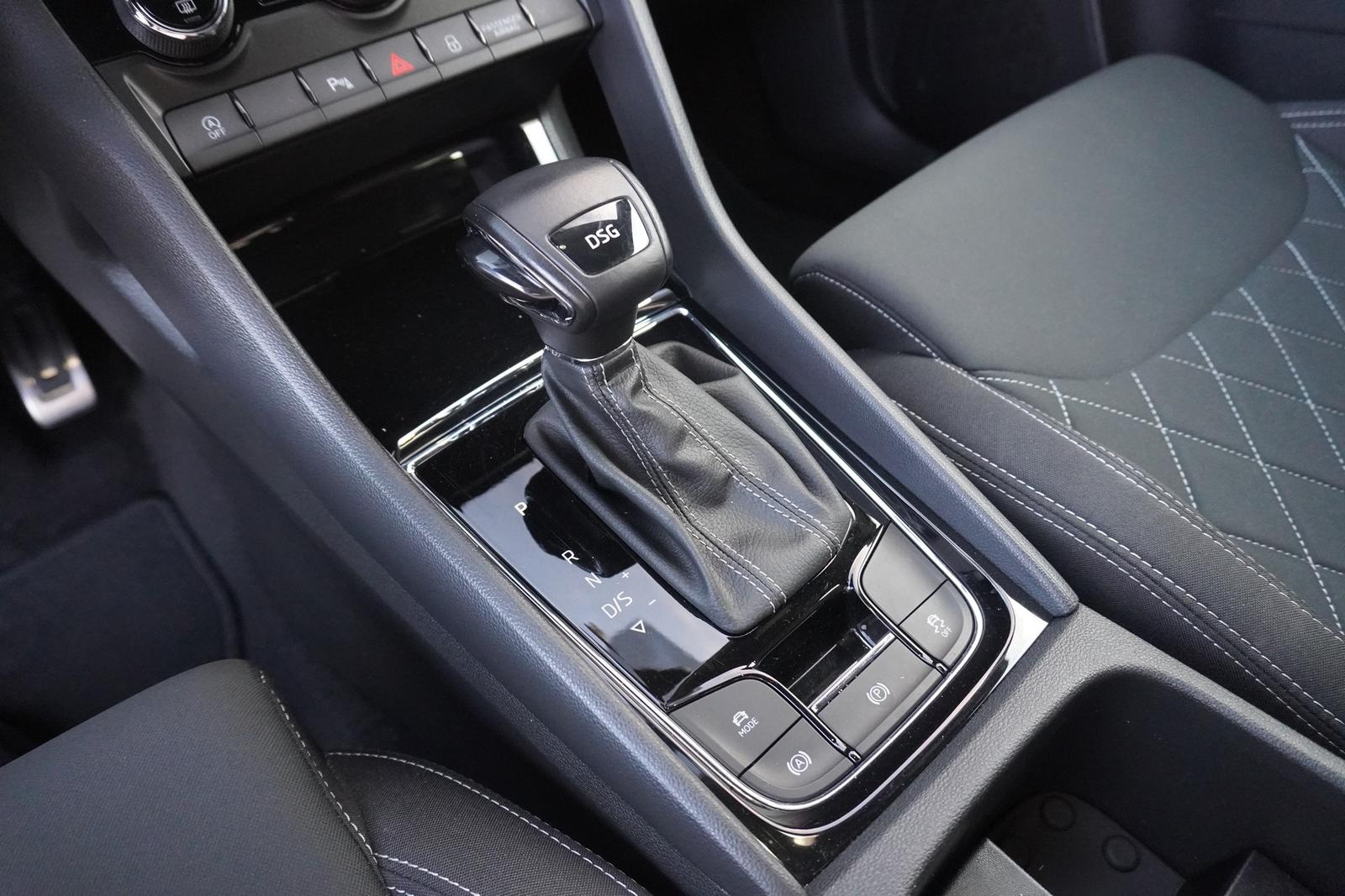 Skoda Karoq 1.5 TSI DSG Sportline LED Navi Kamera